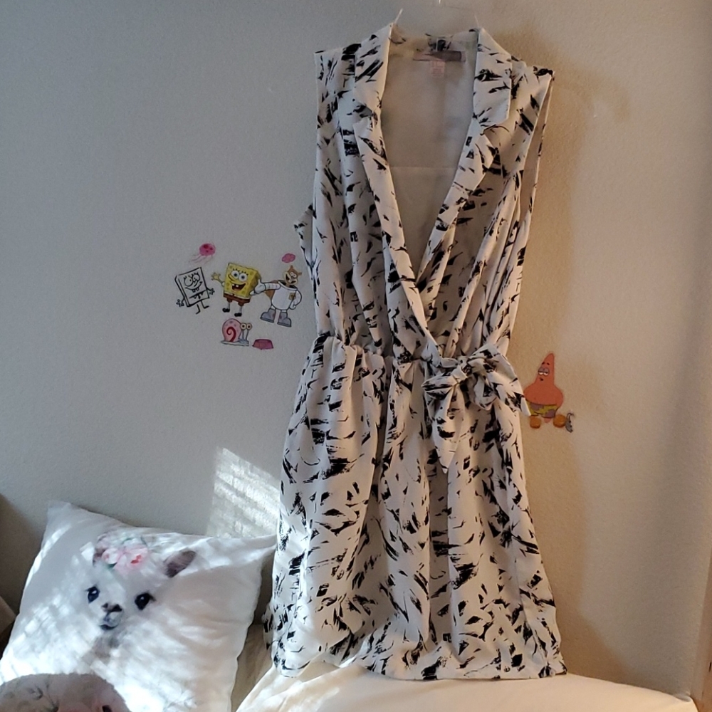 Back and white mini dress